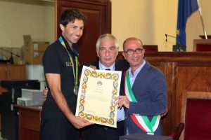 Daniele Sottile con il presidente del consiglio Nastasi e il sindaco Formica